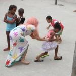 Lady Gaga a piedi nudi a Rio de Janeiro01