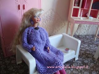 Barbie cappottino ai ferri. anche a Barbie piace l'handmade