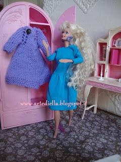 Barbie cappottino ai ferri. anche a Barbie piace l'handmade