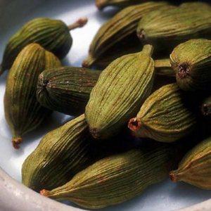 IL CARDAMOMO PER STOMACO, PANCIA E RAFFREDDORE