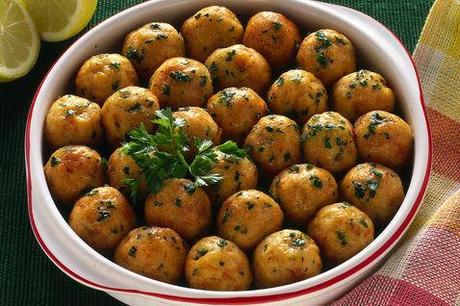 http://ricette.donnamoderna.com/var/ezflow_site/storage/images/media/images/ricette-importate/secondo/carne/polpettine-appetitose-2/piatto-pronto-polpette/47652971-1-ita-IT/piatto-pronto-polpette_dettaglio_ricette_slider_grande3.jpg