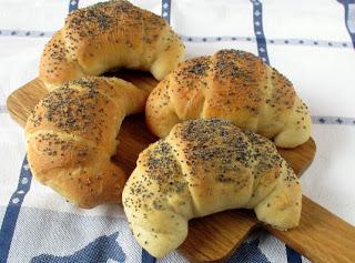 CROISSANT SALATI AI SEMI DI PAPAVERO