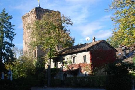 una immagine di Uno scorcio del Borgo di Rivalta 620x415 su Castello di Rivalta: un Felice e Magico Connubio fra Passato e Presente