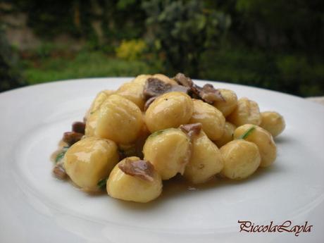 Gnocchi di Patate ai Porcini con crema al Gorgonzola