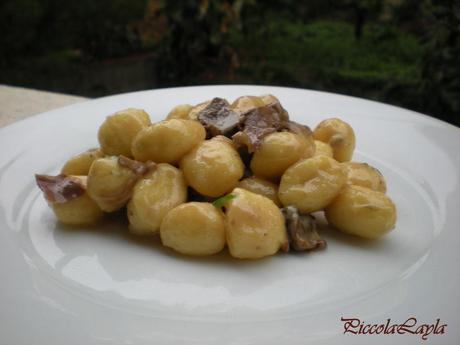 Gnocchi di Patate ai Porcini con crema al Gorgonzola