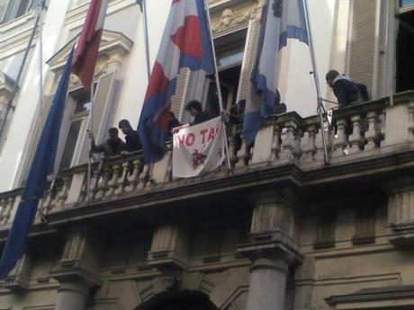 Manifestazione a Torino, scontri e occupazioni. (foto)