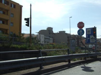 I semafori al porto specchio di una Reggio abbandonata