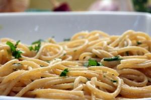 Spaghetti acciughe e rucola