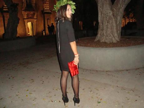 NONSOLOMODA#4: LITTLE BLACK DRESS IN SALSA ROSSO LAUREA