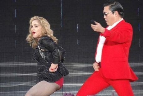 madonna_psy_newyork_gangnam_style Madonna cede a PSY e balla Gangnam Style: il video