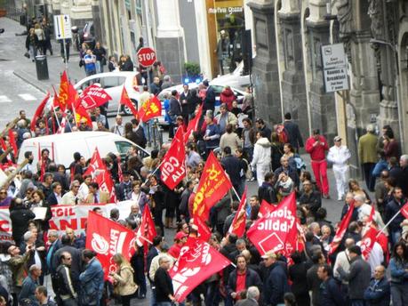 Manifestazioni a Catania, giornalista allontanato dal corteo