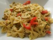 Farfalle zucchine, pinoli crema ceci