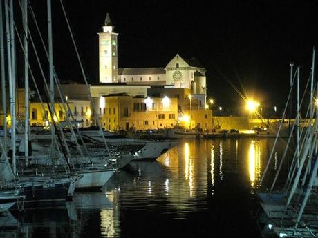 NOTTE IN AMORE, INCIPRIATA DI LUNA - TRANI - PASSATELLI CON TARTUFO SU FONDUTINA CAPRINA