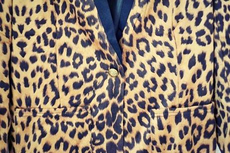 New in my closet: Leopard blazer and Vintage Backpack