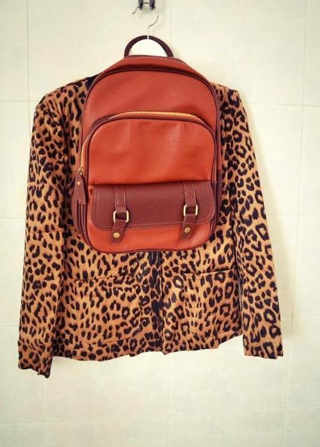 New in my closet: Leopard blazer and Vintage Backpack