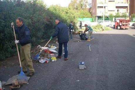 E A TORREVECCHIA L'ASSOCIAZIONE NOI X ROMA RIPULISCE UN PARCHEGGIO E UN'AREA VERDE! LA LOTTA AL DEGRADO NON SI FERMA E A TORREVECCHIA L'ASSOCIAZIONE NOI X ROMA RIPULISCE UN PARCHEGGIO E UN'AREA VERDE! LA LOTTA AL DEGRADO NON SI FERMA