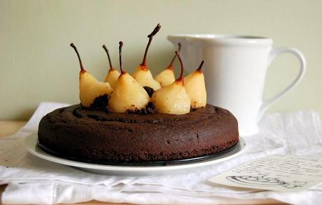 Torta di cioccolato piccante con perine Martin alla cannella