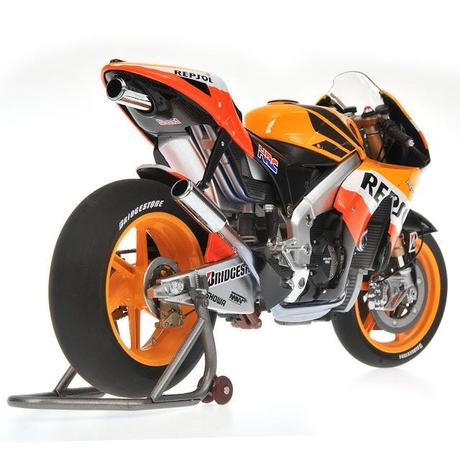 Honda RC 212V A.Dovizioso 2009 - Exclusive Danhausen L.E. 550 pcs. by Minichamps