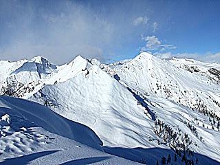 Il campanile, la neve e la Val Vigezzo
