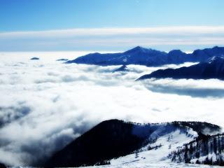 Il campanile, la neve e la Val Vigezzo