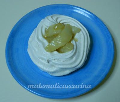 Mini Pavlova con Pera e Cioccolato