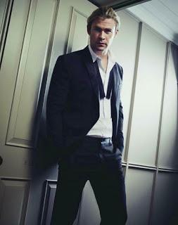 Chris Hemsworth in Dolce & Gabbana su GQ Australia