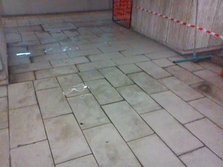 La stazione della metropolitana di Furio Camillo quando piove. Perché a Roma chi usa i mezzi pubblici va umiliato