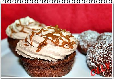 Muffins al cacao con frosting alla nutella