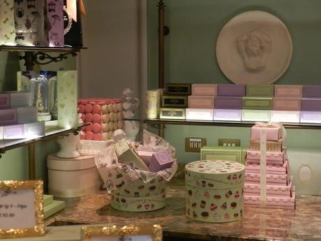 Fashion tea at 5 @ Guest at  Ladurée for a sweet  Afternoon