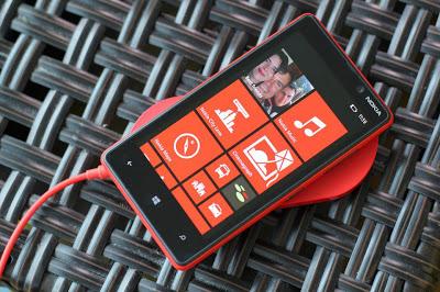 Nokia risolve il problema della scarsa autonomia della carica della batteria del Lumia 920