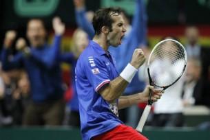 RADEK STEPANEK RIPORTA LA COPPA DAVIS A PRAGA