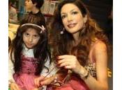 Perla Monsè, bambina stilista presenta linea borse