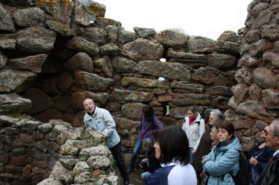 Viaggio nella Storia: Il Nuraghe Arrubiu. Video e immagini.