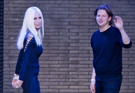 Versus. Donatella Versace apre ai Nuovi designer per Collezioni e Contest creativi