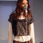 Greenpeace, sfilata choc contro le sostanze chimiche presenti negli abiti di marca