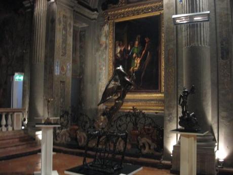 una immagine di Cristo di San Giovanni della Croce Gala gradiva e Perseo Foto di Fabrizio Bini 620x465 su Dalì a Milano: una Mostra tra Sacro e Profano