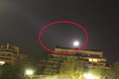 Il celeste Formigoni ha visto un Ufo nel cielo: lo comunica via tweet con foto