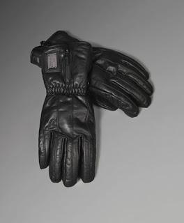 Accessori Must Have: i guanti da sci Dolce & Gabbana