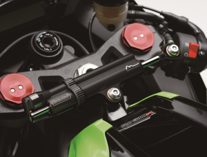 La Ninja ZX-10R 2013 equipaggiata con l’ammortizzatore di sterzo elettronico