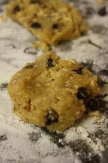 Cookies con avena, cioccolato, mandorle e burro di noccioline