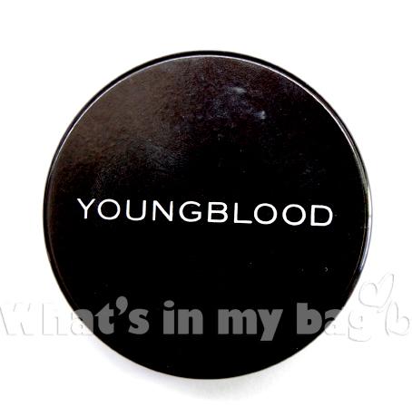 close make n°120: Youngblood, Natural Mineral Foundation 