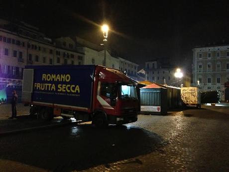 Suk Piazza Navona. Le foto e il video dello scandalo fortissimamente voluto dal presidente del Primo Municipio Corsetti