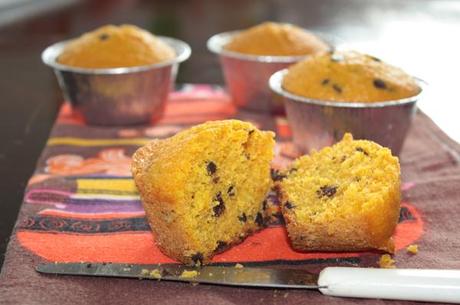 Muffin alla zucca e mandorle con gocce di cioccolato