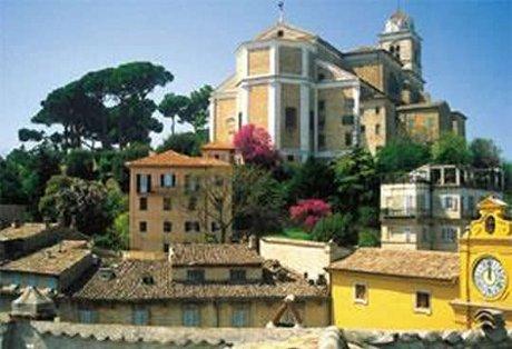 Bella veduta di Fermo, neonata provincia delle Marche