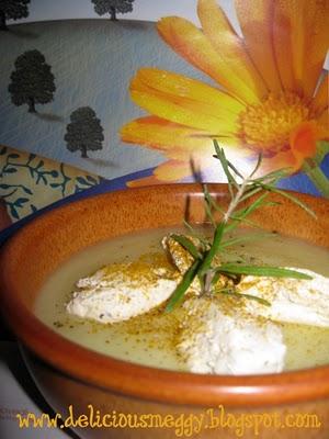 CREMA DI CAVOLFIORE CON QUENELLE SPEZIATE DI FORMAGGIO FRESCO ALLE ERBE