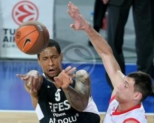 lawrence-roberts-efes-pilsen