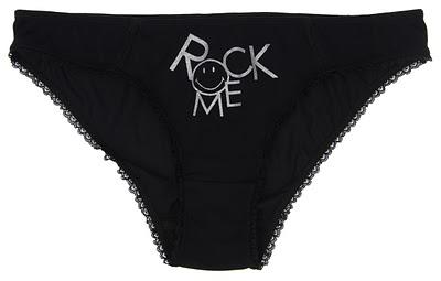 Smiley for Etam: intimo dallo spirito rock