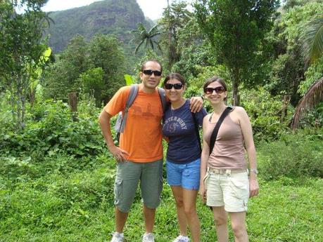 Pronti alla camminata verso la cascata di Abaca