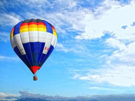 (hot-air) Balloon in the blue sky