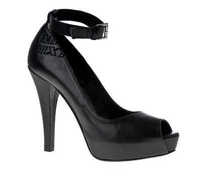 PIZZO NERO PER LA ROCK LADY MISS SIXTY